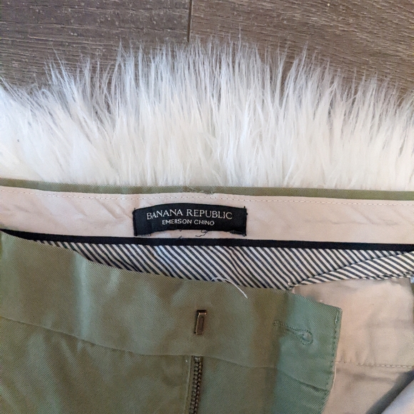 Banana Republic men's Chino green - Picture 2 of 2
